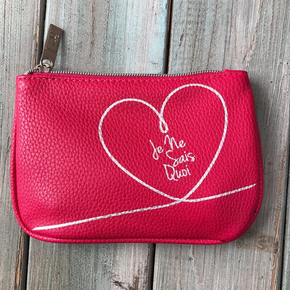 it cosmetic Pouch - NWOT - Picture 1 of 5